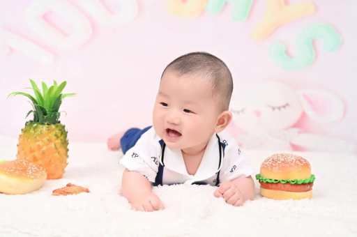 苏州宝宝眼角红血丝 苏州宝宝眼角红血丝